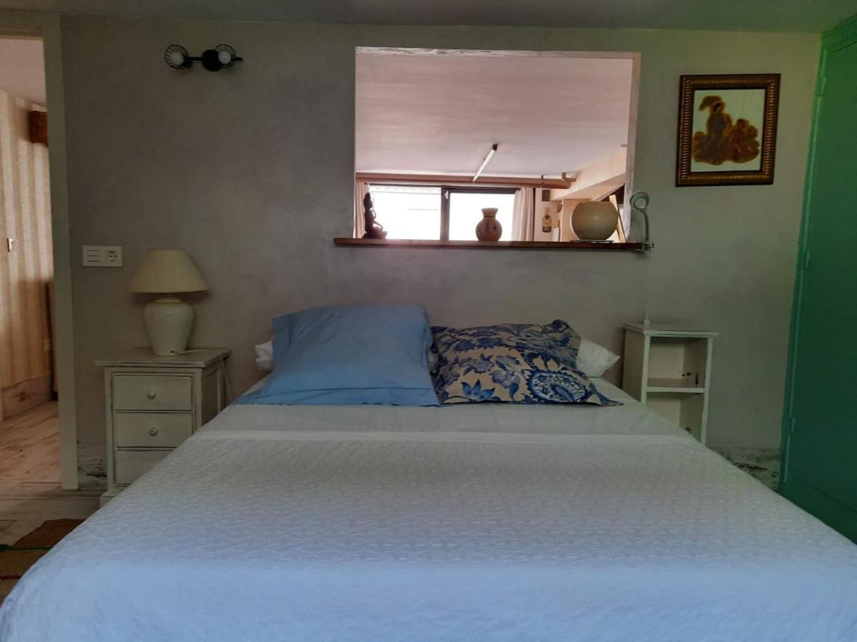 Un Apartamento Vacacional Con Detalles De Un Hogar Mairena del Aljarafe Bagian luar foto
